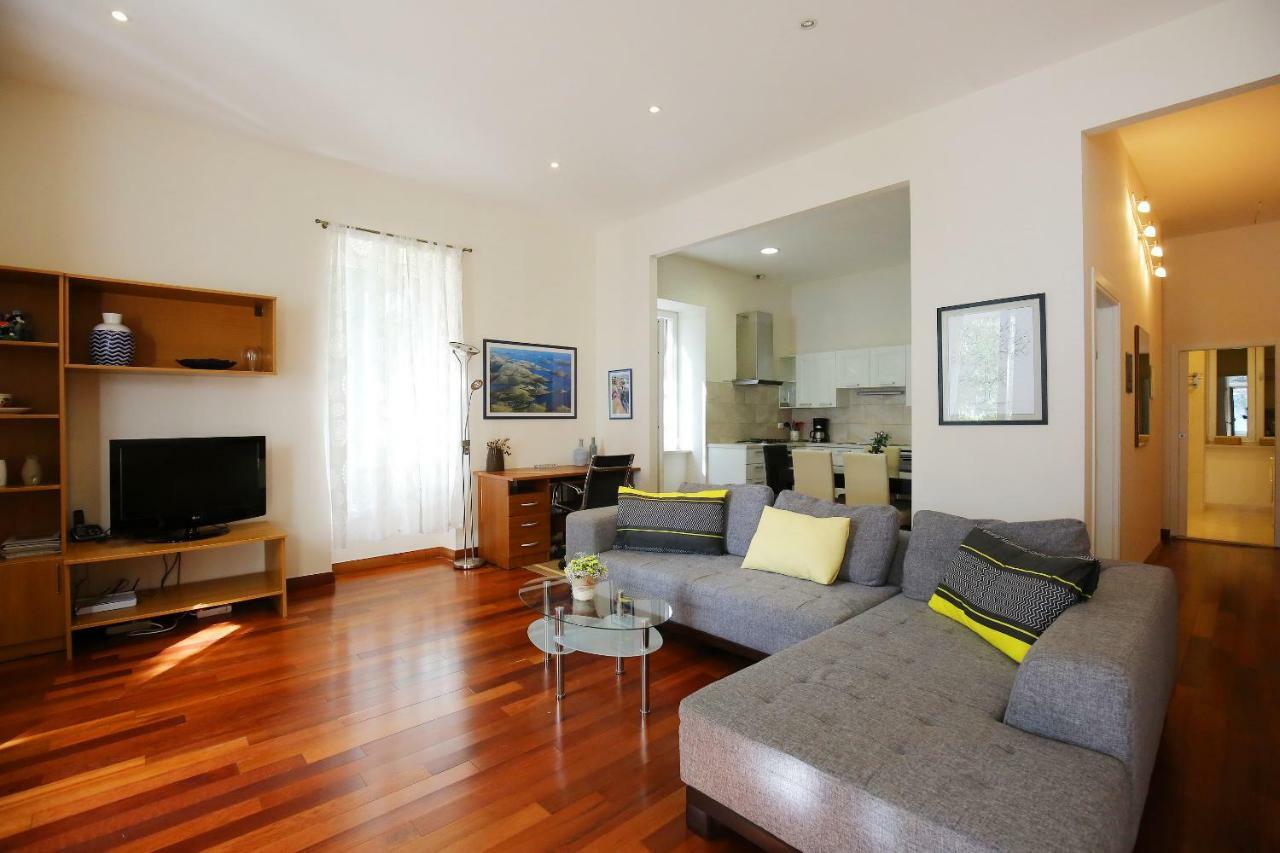 Seafront Beach Apartment - Directly At The Beach Zára Kültér fotó