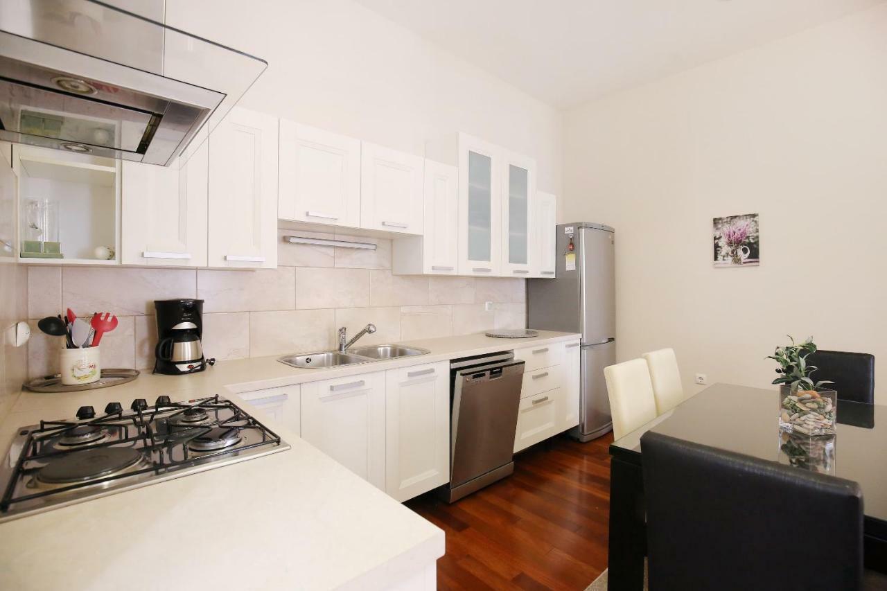 Seafront Beach Apartment - Directly At The Beach Zára Kültér fotó