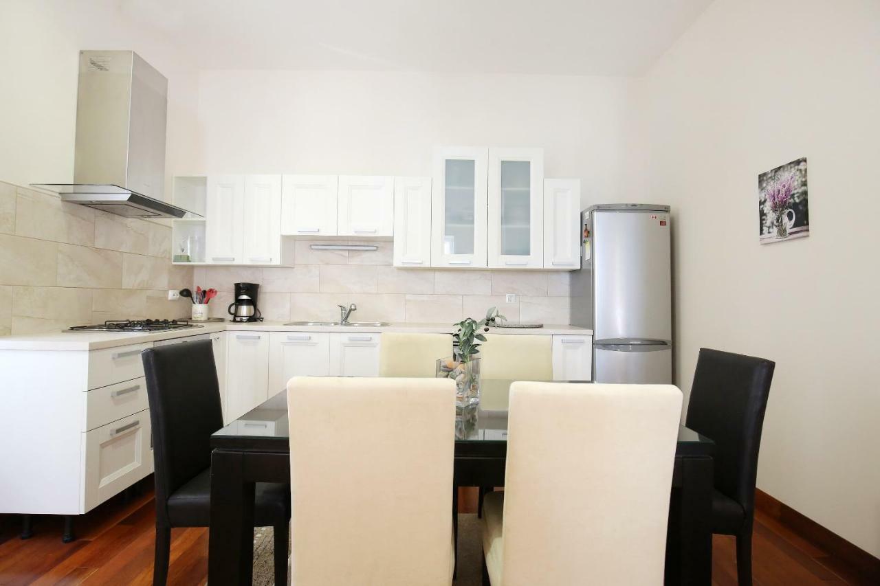 Seafront Beach Apartment - Directly At The Beach Zára Kültér fotó